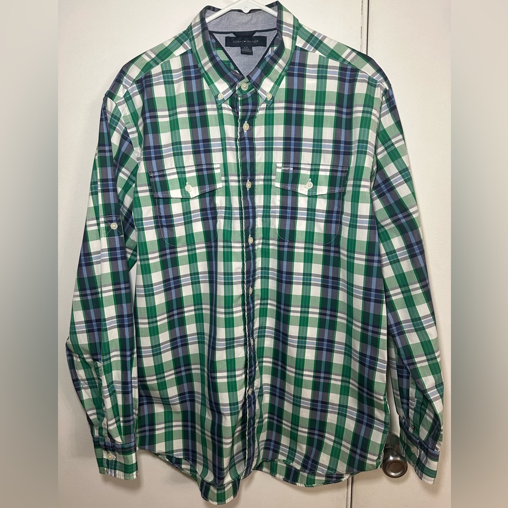 Tommy hillfiger long sleeve casual button down shirt.